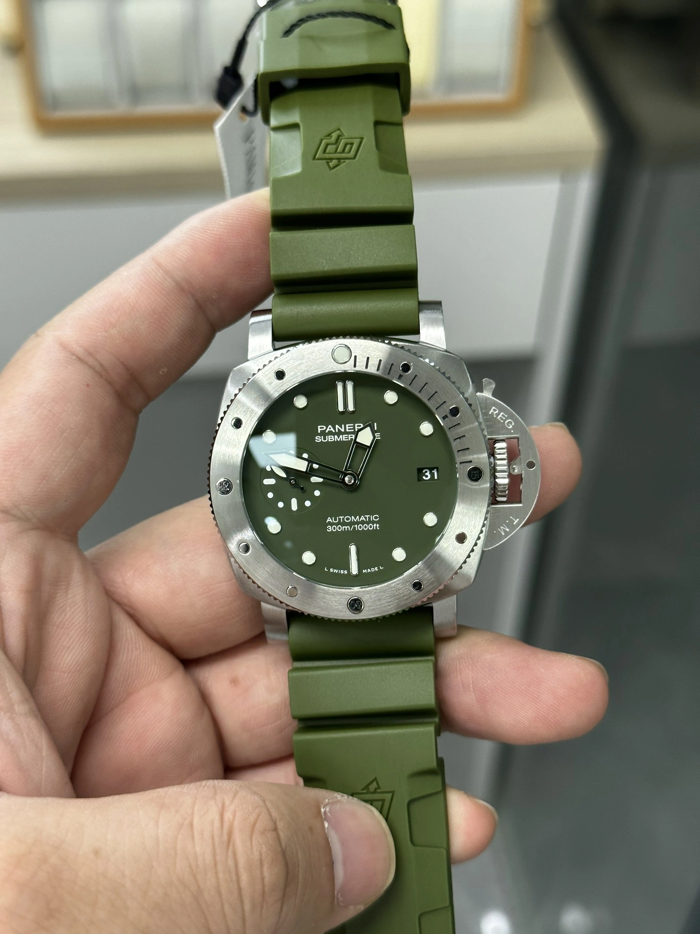 Durable CBD Factory Panerai Submersible “Verde Militare” 42mm PAM01055 1:1 Super Clone – DDP.900 Movement 398
